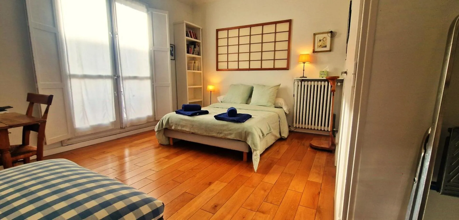 Spacious Apartment 4 People Parking, Bright Aix-en-Provence