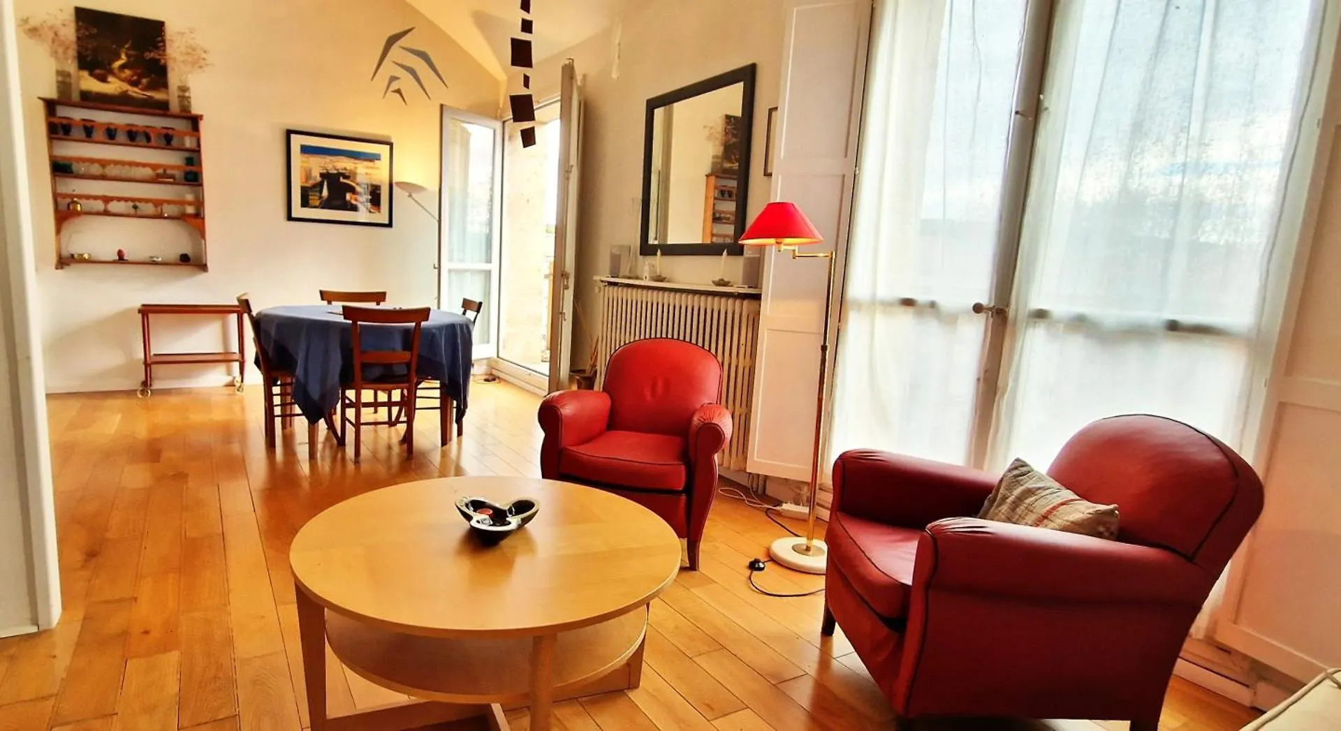Spacious Apartment 4 People Parking, Bright Aix-en-Provence Frankrike